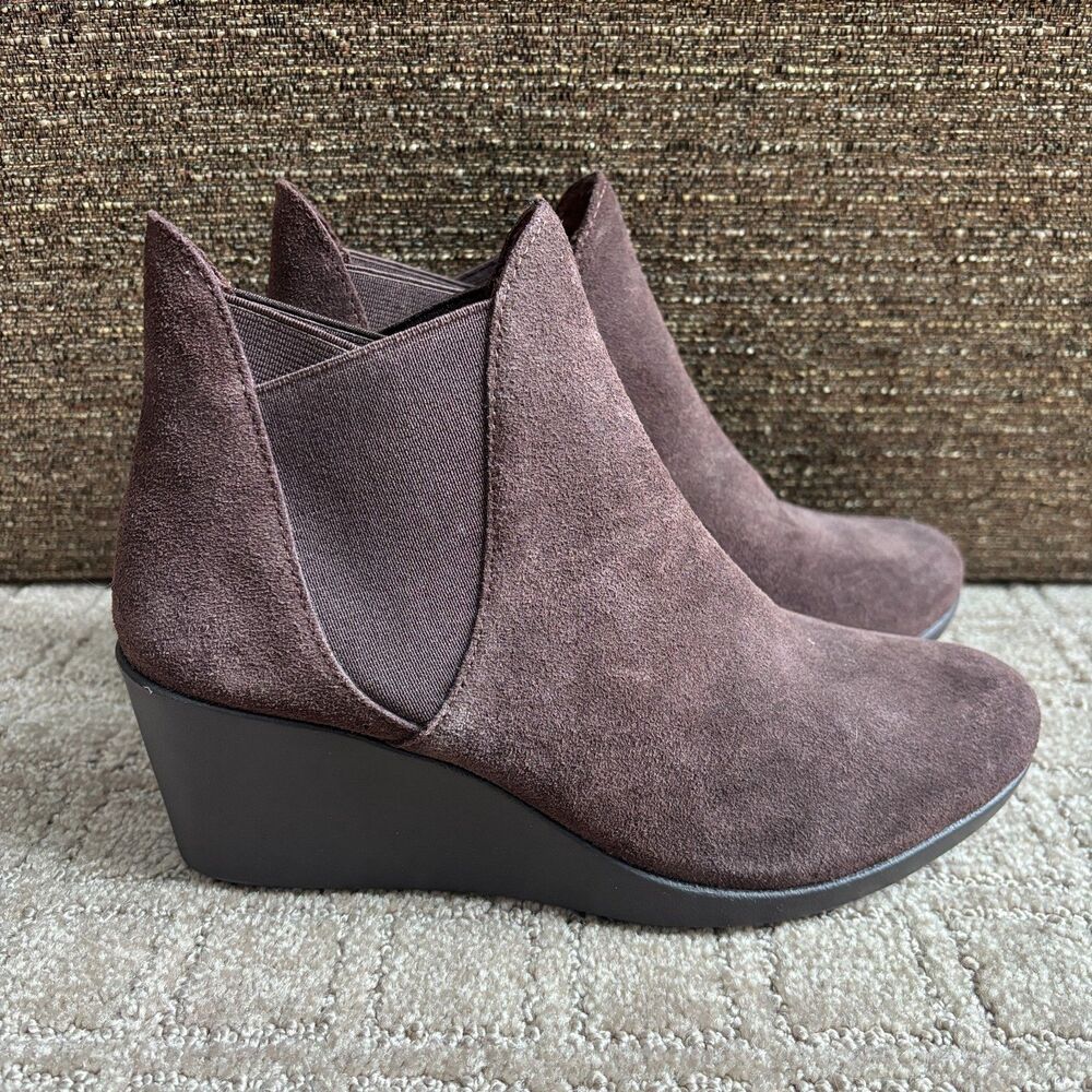 Crocs Leigh Ankle Boot Wedge Women’s 6 Brown Suede Bootie Comfort Casual Pull On